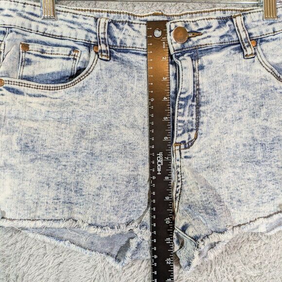 Acid Wash cut off denim shorts womens size 30 See Thru Soul - Picture 4 of 9